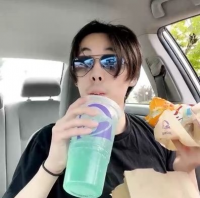 車内,男性,サングラス,ドリンク,ファーストフード,タコベル